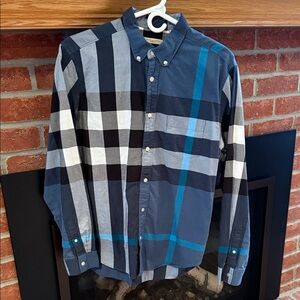 Burberry Brit 100z% cotton button down shirt - size large gently used condition